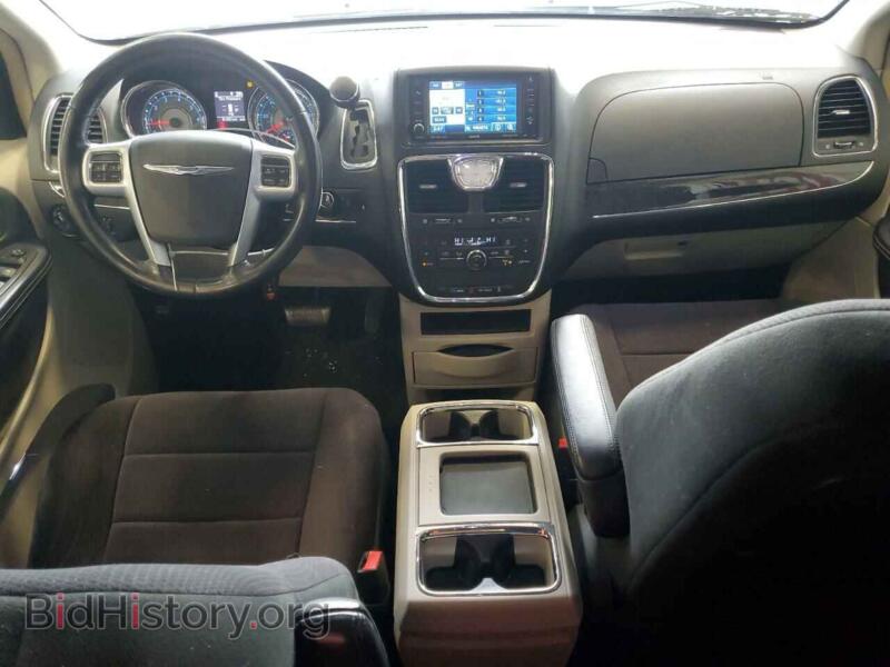 2011 Chrysler MINIVAN (VIN 2A4RR5DG4BR636960) — photo 8 of 13