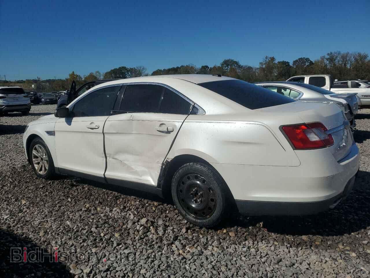 2011 FORD TAURUS - VIN: 1FAHP2FWXBG172669 - Фото 2