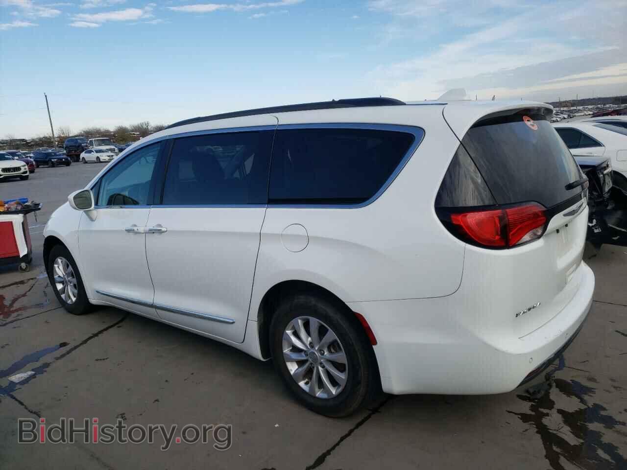 2017 CHRYSLER PACIFICA - VIN: 2C4RC1BG3HR539910 - Photo 2