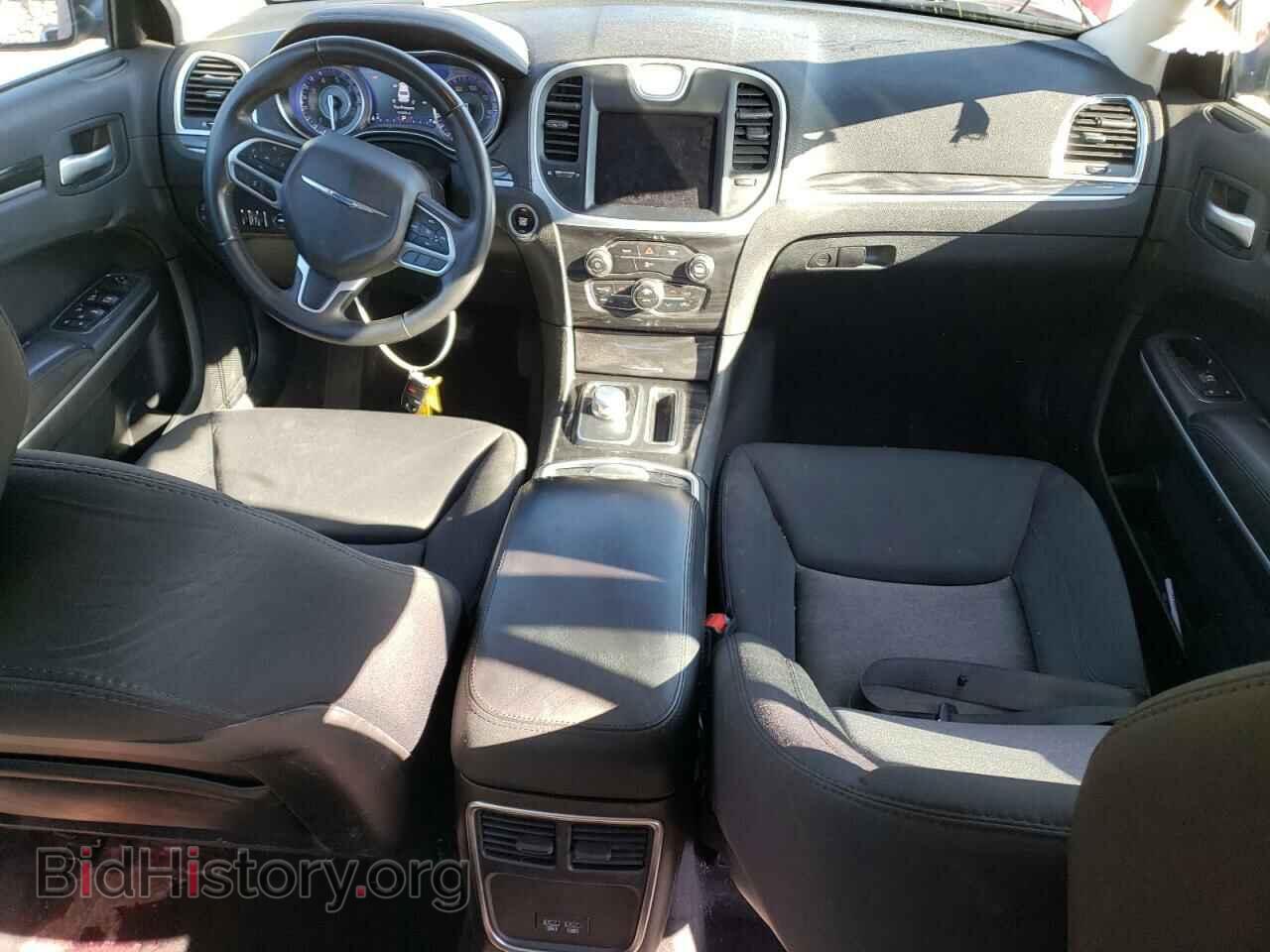 2018 CHRYSLER 300 - VIN: 2C3CCAAG1JH340779 - Фото 8