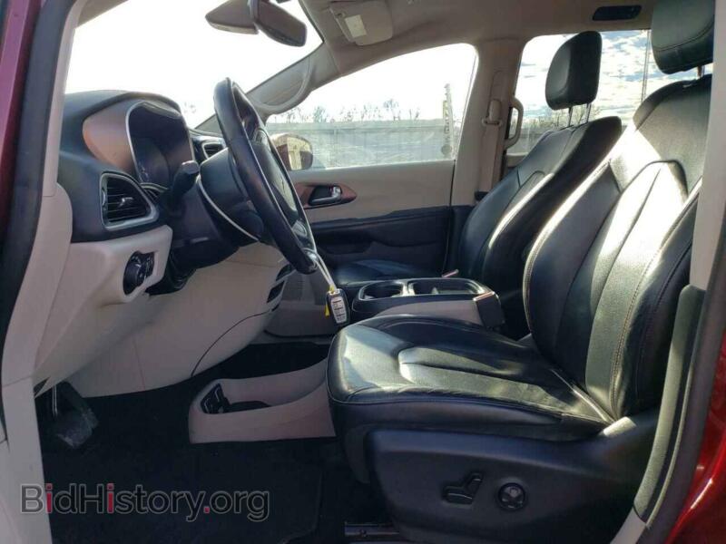 2019 Chrysler PACIFICA (VIN 2C4RC1BG2KR540070) — photo 7 of 13