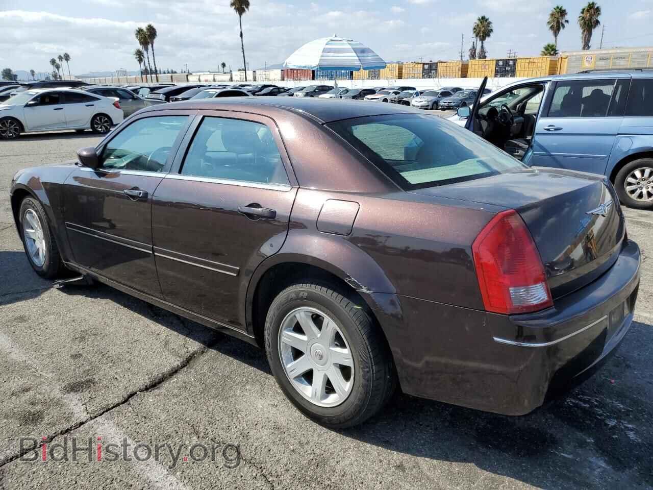 2005 CHRYSLER 300 - VIN: 2C3JA53G35H180203 - Фото 2