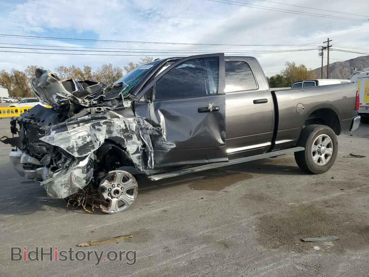 Photo 3C6UR5CLXJG153886 - RAM All Models 2018