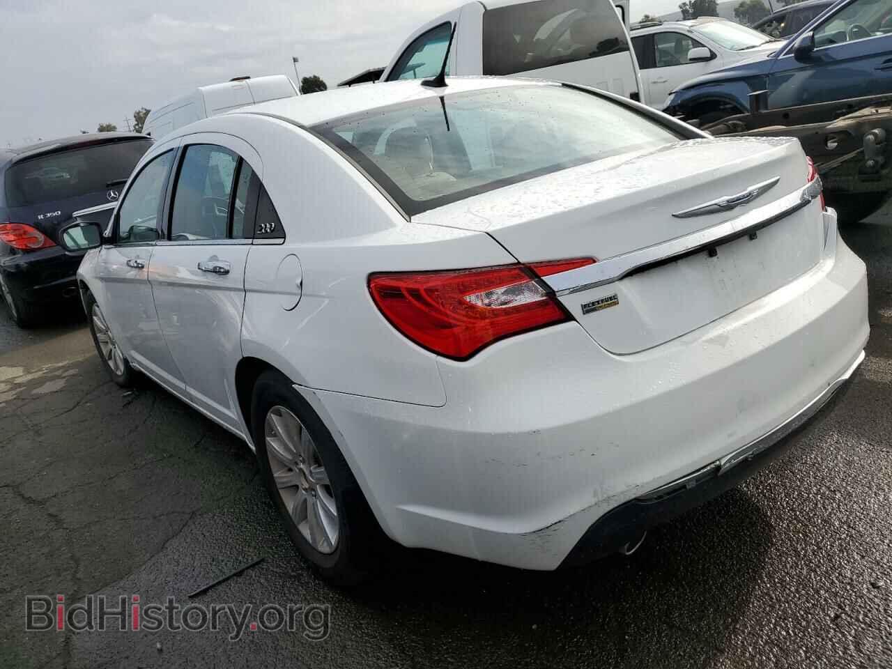 2013 CHRYSLER 200 - VIN: 1C3CCBCG4DN559864 - Фото 2