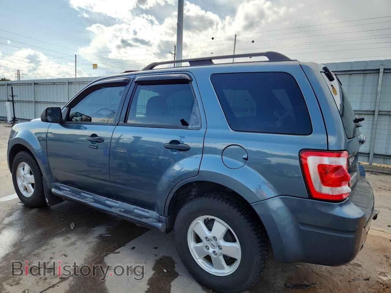 2011 FORD ESCAPE - VIN: 1FMCU9D76BKB24709 - Фото 2