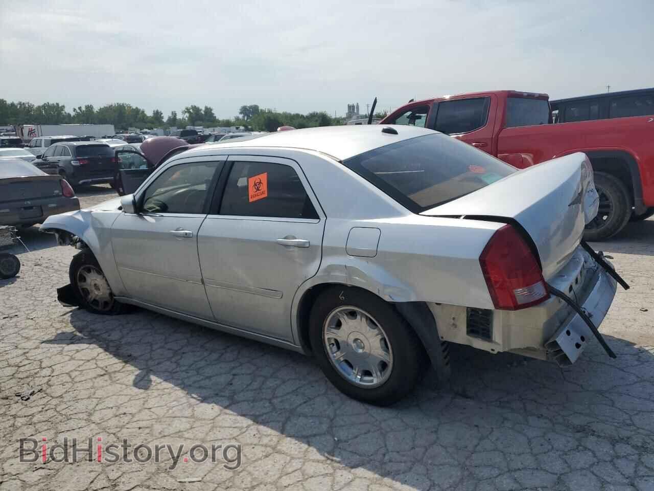 2005 CHRYSLER 300 - VIN: 2C3JA53G35H623904 - Фото 2