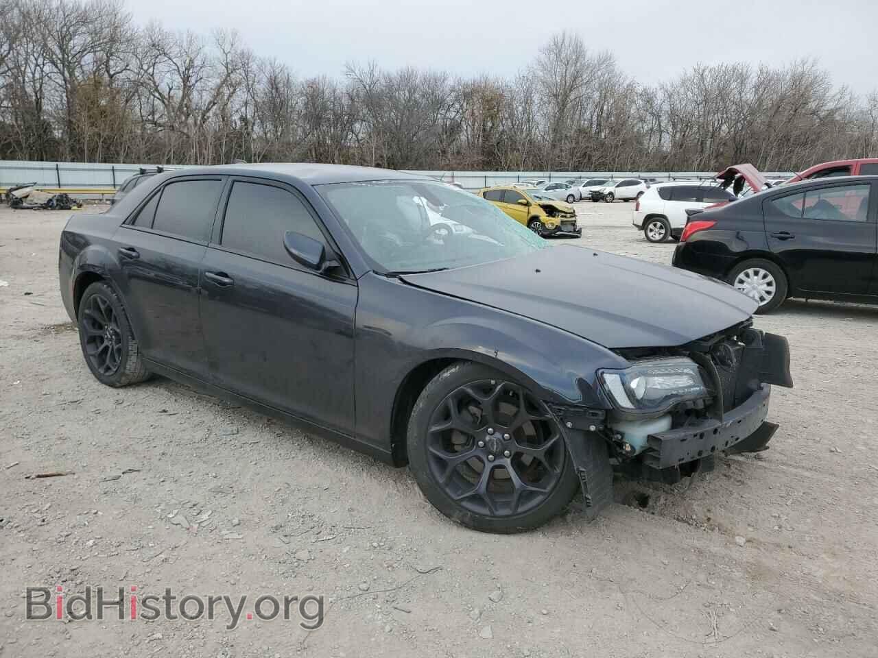 2019 CHRYSLER 300 - VIN: 2C3CCABG1KH555515 - Фото 4