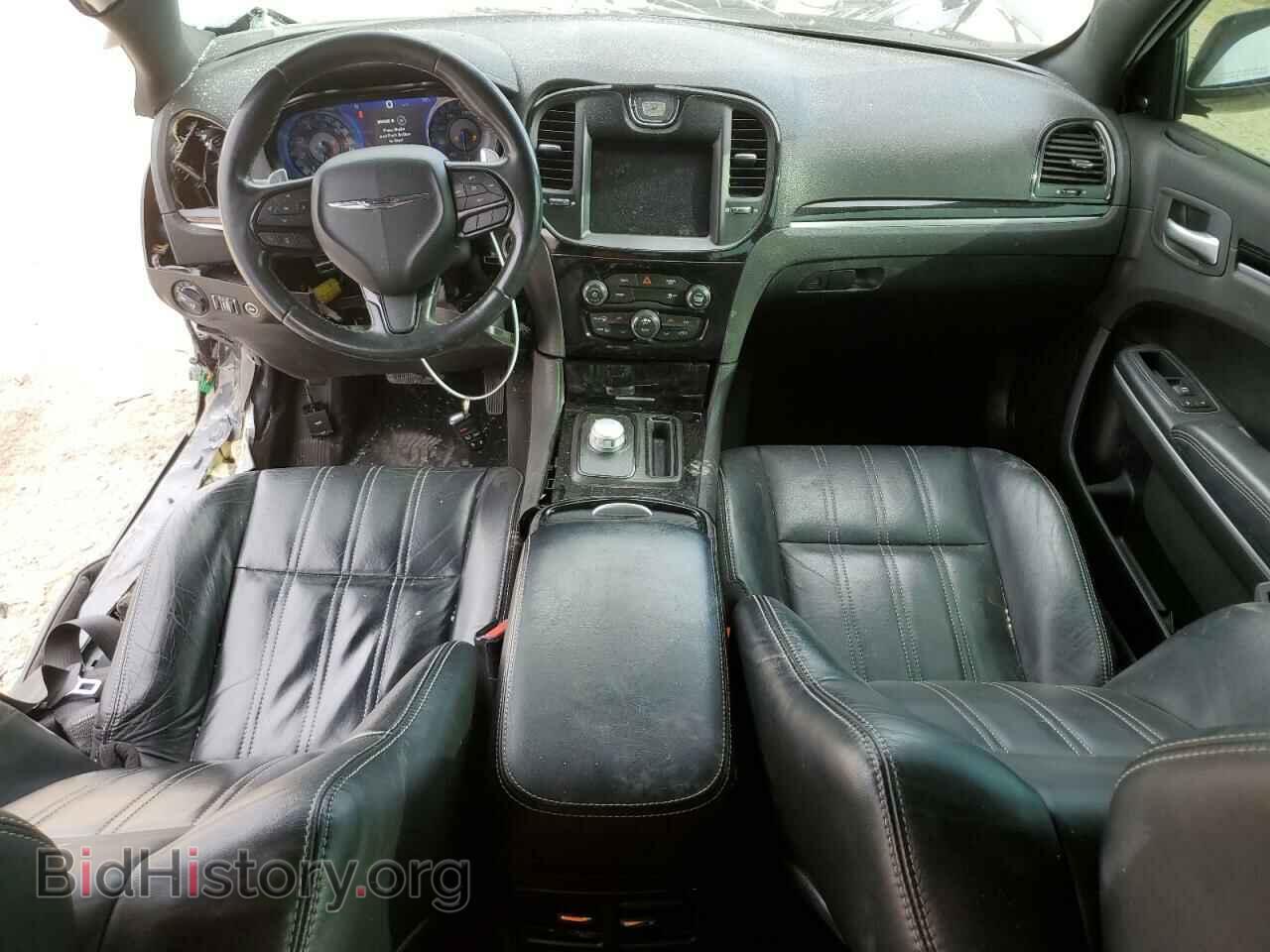 2019 CHRYSLER 300 - VIN: 2C3CCABG1KH555515 - Фото 8