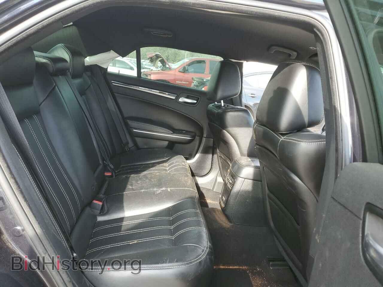 2019 CHRYSLER 300 - VIN: 2C3CCABG1KH555515 - Фото 10