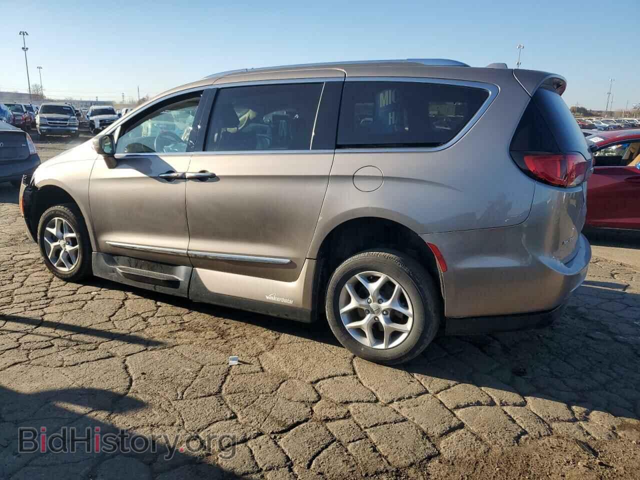 2017 CHRYSLER PACIFICA - VIN: 2C4RC1EG9HR796159 - Фото 2