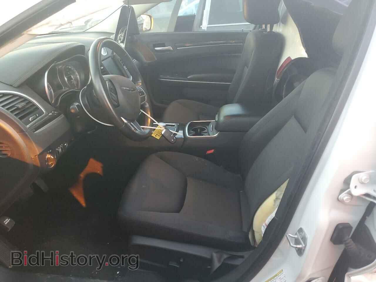 2019 CHRYSLER 300 - VIN: 2C3CCAAG8KH682988 - Фото 7