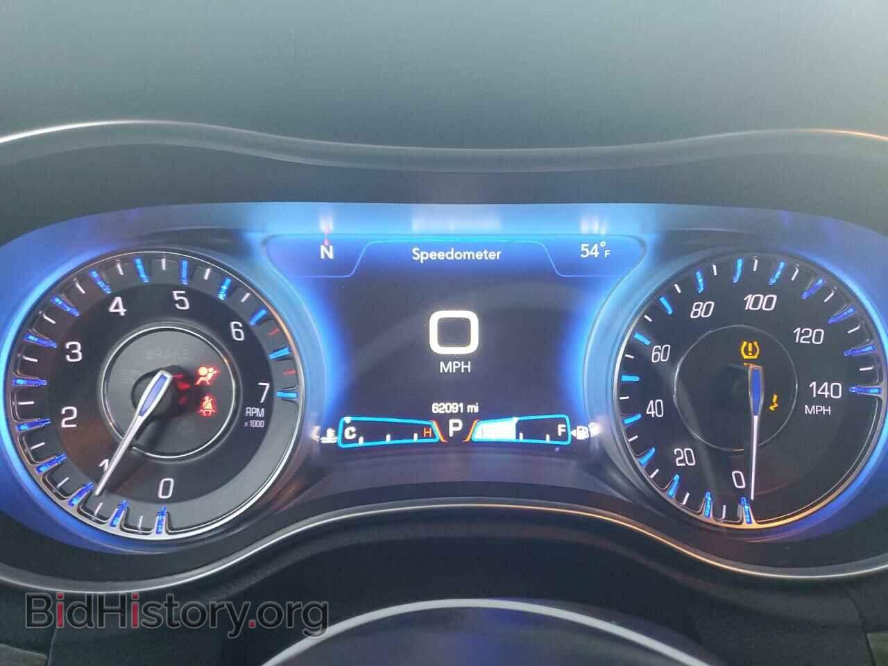 2019 CHRYSLER 300 - VIN: 2C3CCAAG8KH682988 - Фото 9