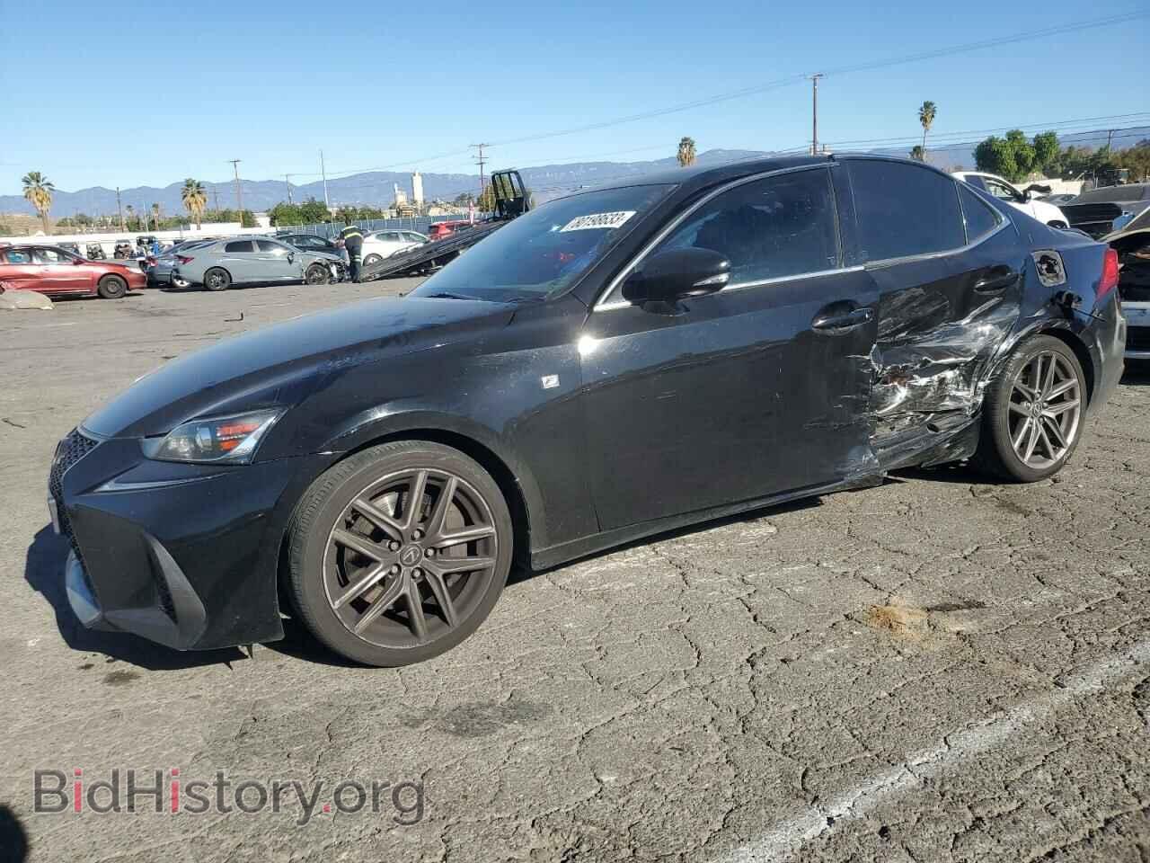 Photo JTHBA1D20H5042060 - LEXUS IS 2017