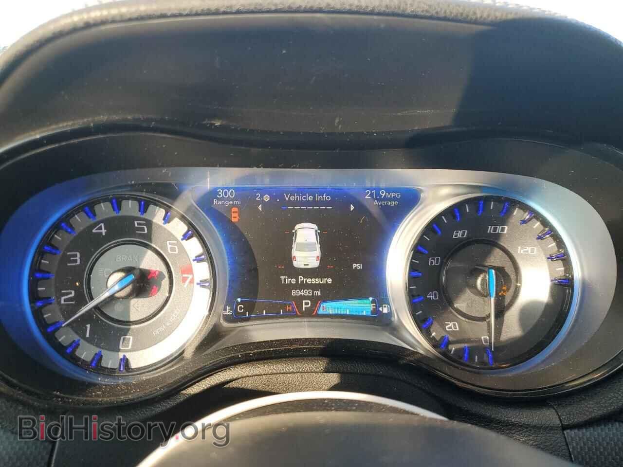 2016 CHRYSLER 300 - VIN: 2C3CCAGG2GH142325 - Фото 9