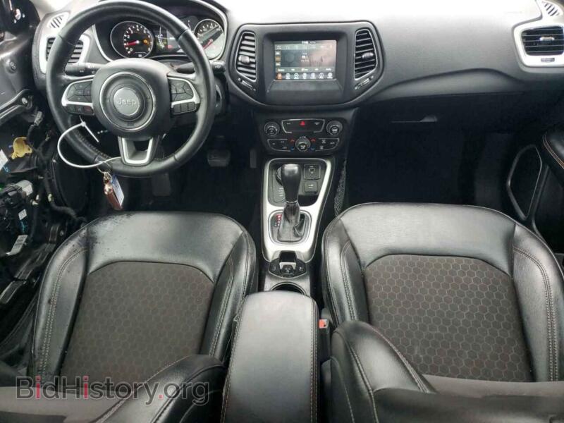 2020 Jeep COMPASS (VIN 3C4NJDBB2LT105039) — фото 8 из 14