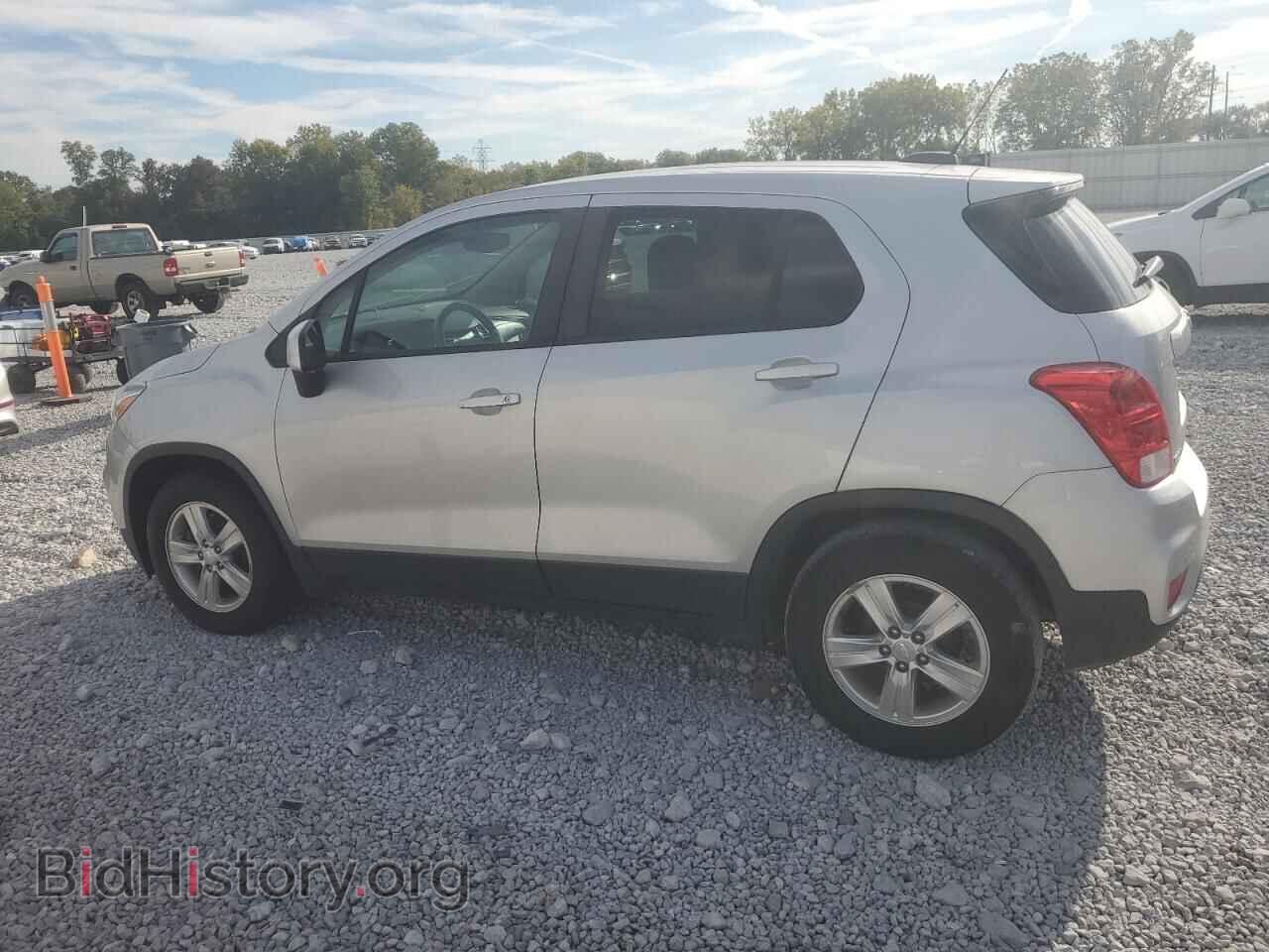 2019 CHEVROLET TRAX - VIN: 3GNCJKSB3KL406405 - Фото 2