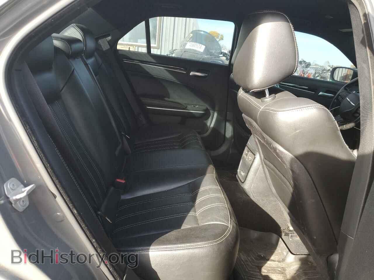 2019 CHRYSLER 300 - VIN: 2C3CCAGG2KH648505 - Photo 10