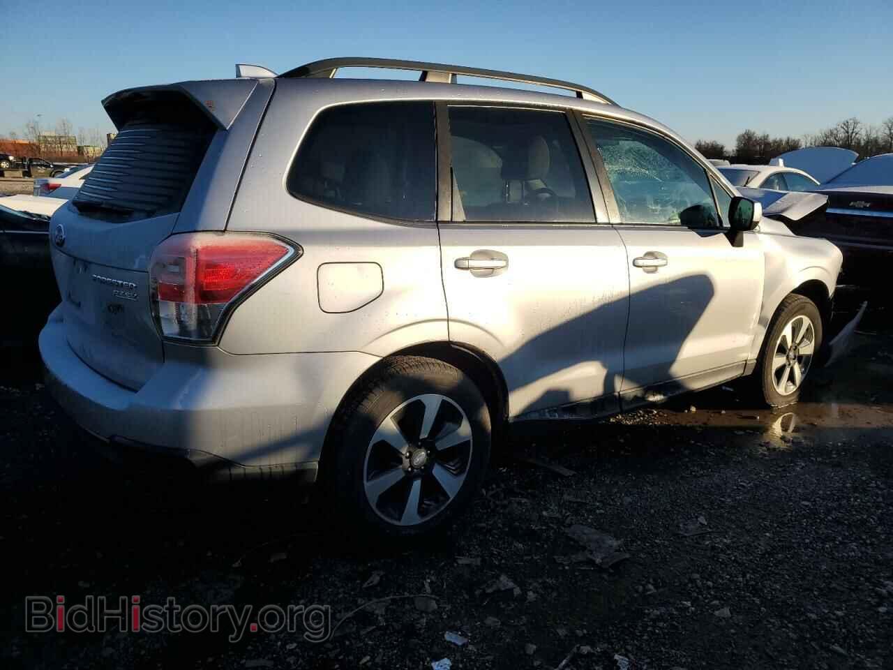 2017 SUBARU FORESTER - VIN: JF2SJAECXHH430891 - Фото 3