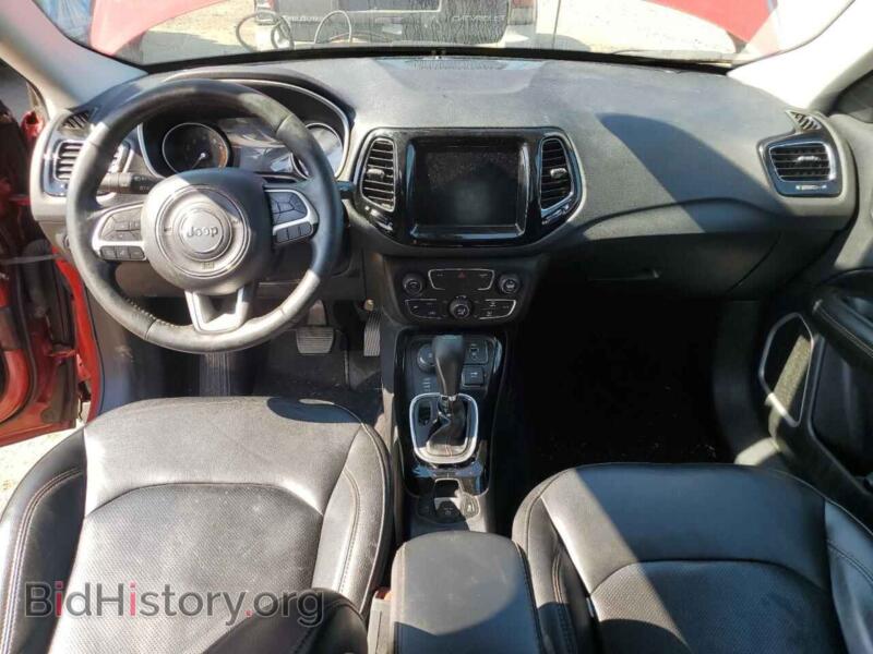 2019 Jeep COMPASS (VIN 3C4NJDCB5KT818157) — фото 8 из 13