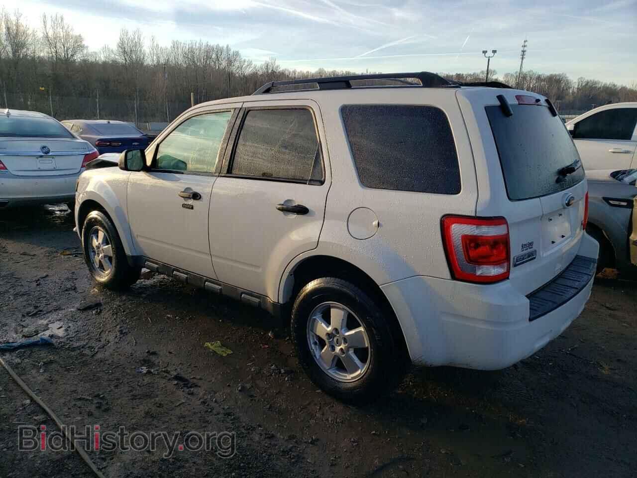 2011 FORD ESCAPE - VIN: 1FMCU0DG9BKB71714 - Фото 2
