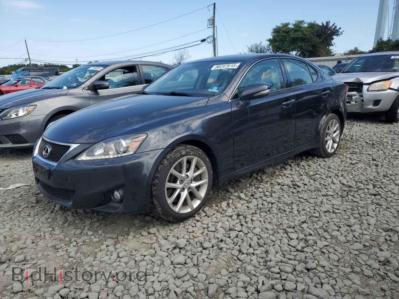 Photo JTHCE5C21B5000876 - LEXUS IS 2011
