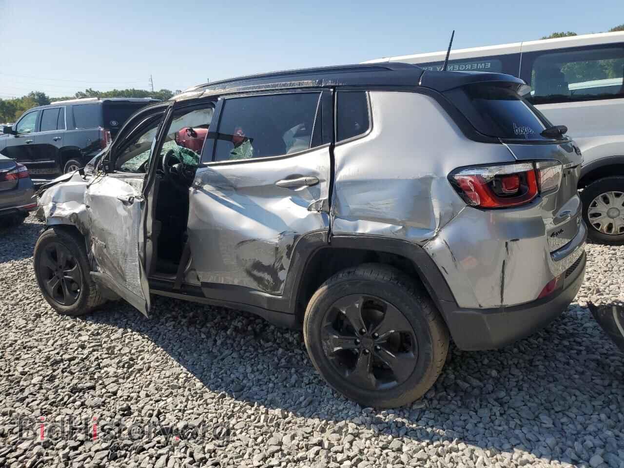 2018 JEEP COMPASS - VIN: 3C4NJDBB3JT453512 - Фото 2