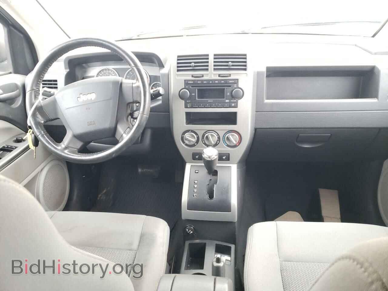 2007 JEEP COMPASS - VIN: 1J8FF47W97D131448 - Photo 8