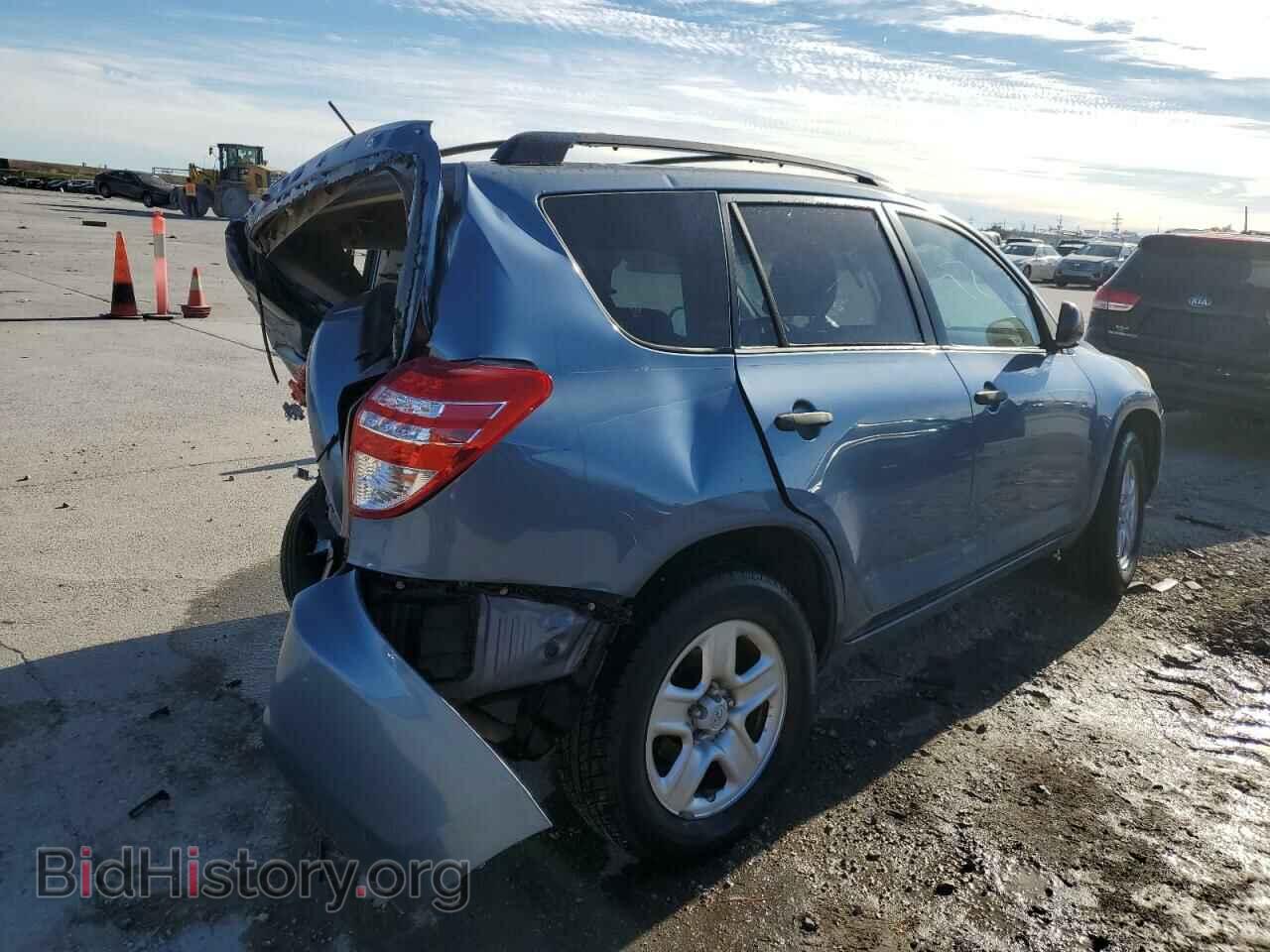 2011 TOYOTA RAV4 - VIN: JTMZF4DVXBD030590 - Photo 3