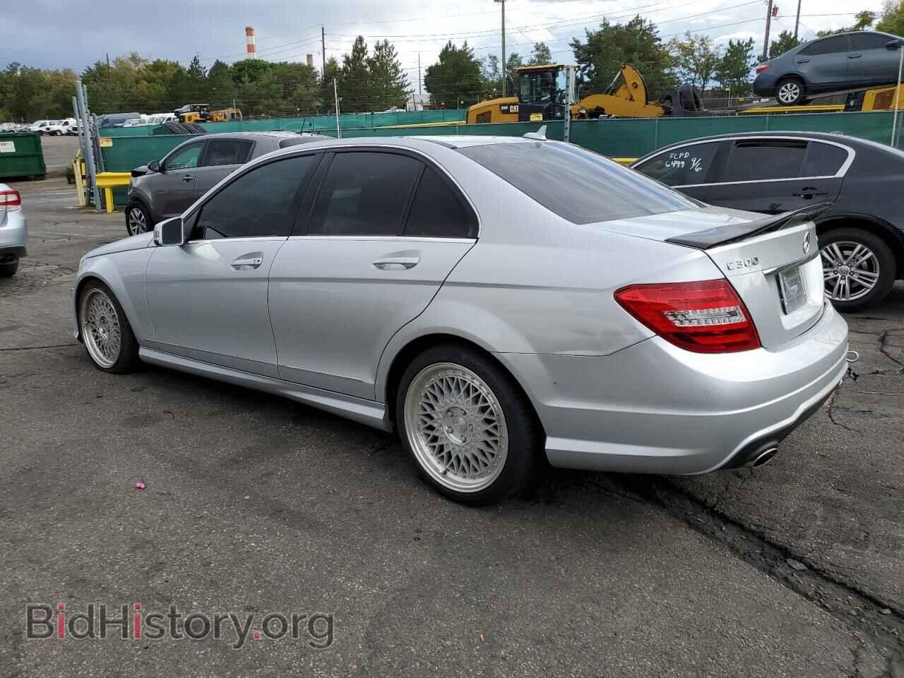 2012 MERCEDES-BENZ C-CLASS - VIN: WDDGF8BB0CF897287 - Фото 2