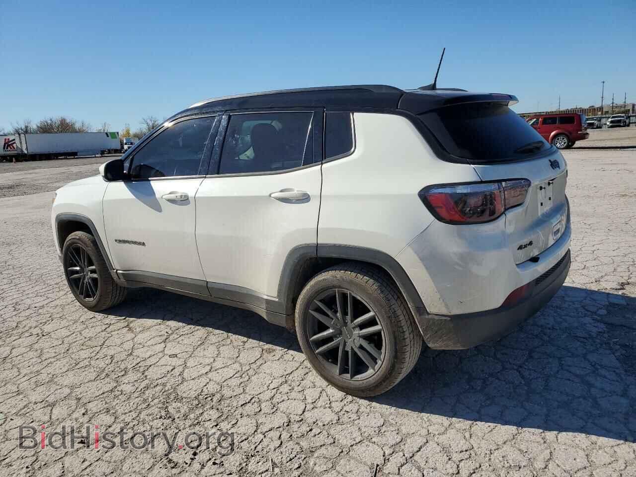 2018 JEEP COMPASS - VIN: 3C4NJDBB4JT433575 - Фото 2