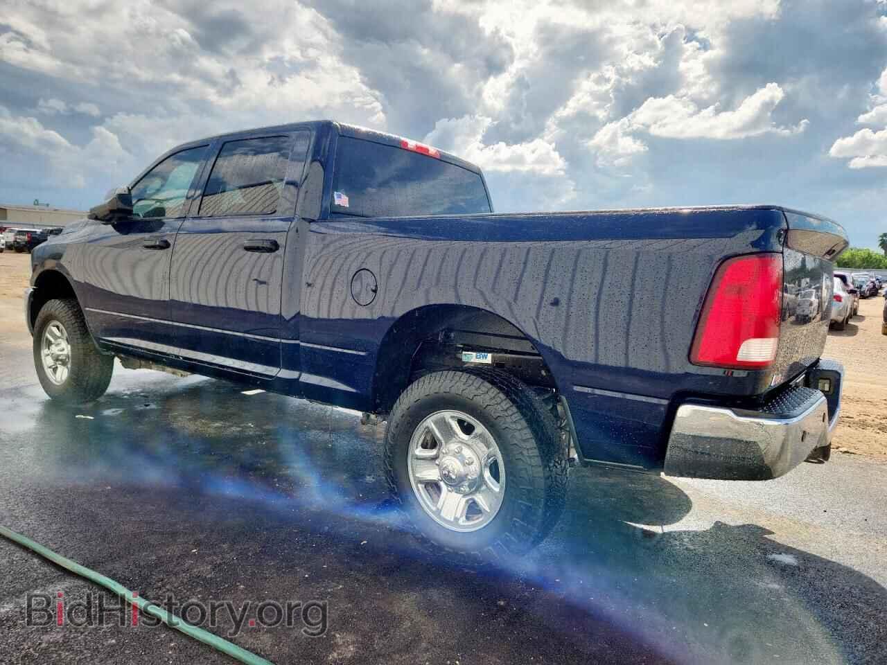 2018 RAM All Models - VIN: 3C6UR5CL0JG389396 - Фото 2