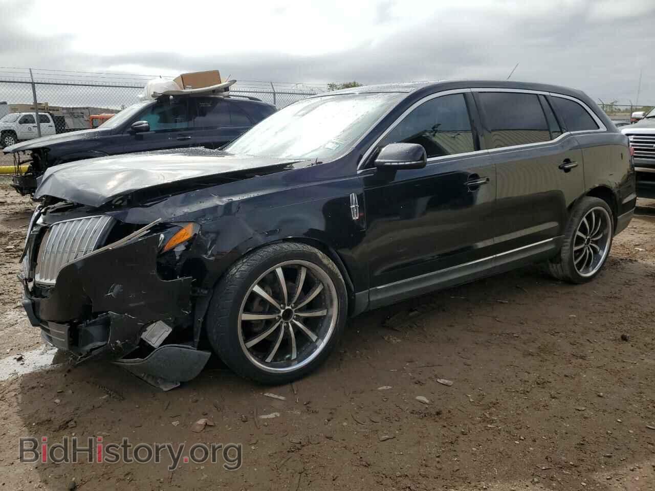 Photo 2LMHJ5FR7ABJ15617 - LINCOLN MKT 2010