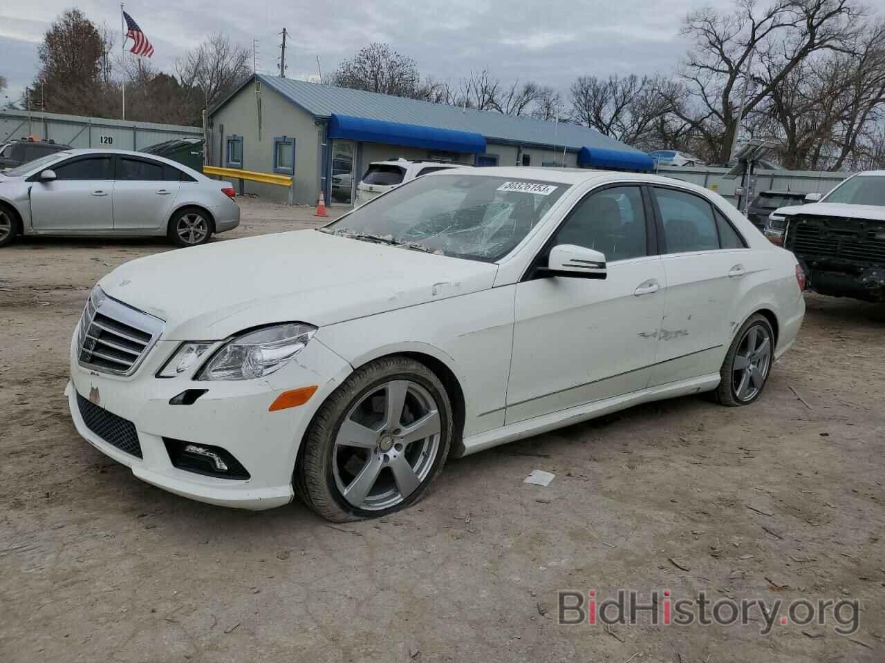 Photo WDDHF8HB7AA112642 - MERCEDES-BENZ E-CLASS 2010