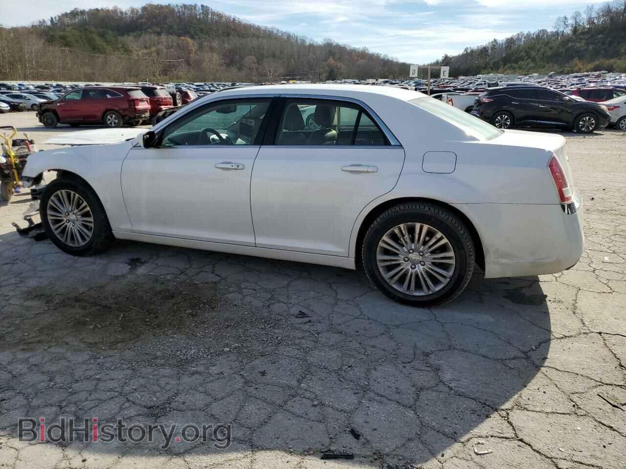 2013 CHRYSLER 300 - VIN: 2C3CCARG2DH539073 - Фото 2