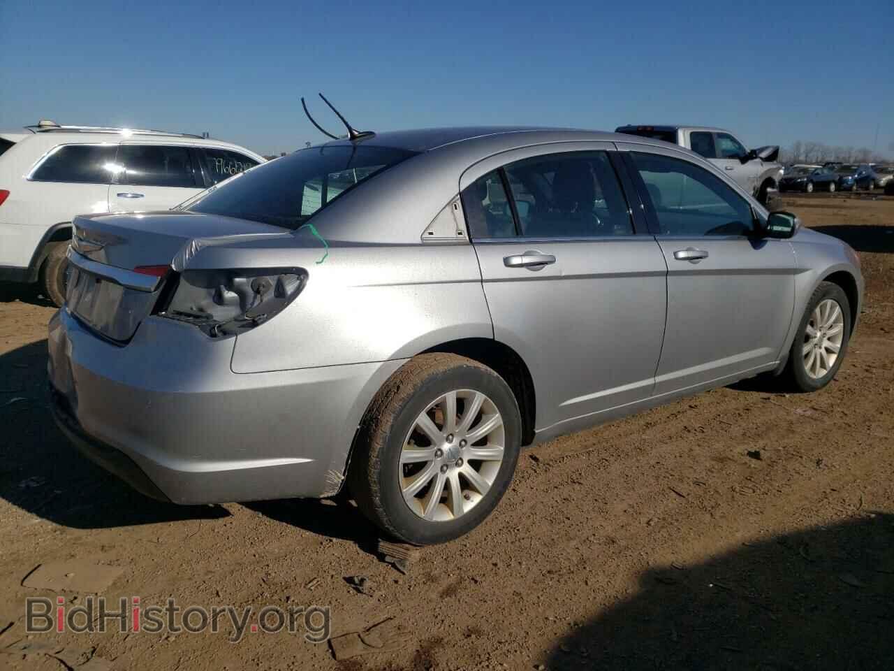 2013 CHRYSLER 200 - VIN: 1C3CCBBB0DN557826 - Фото 3