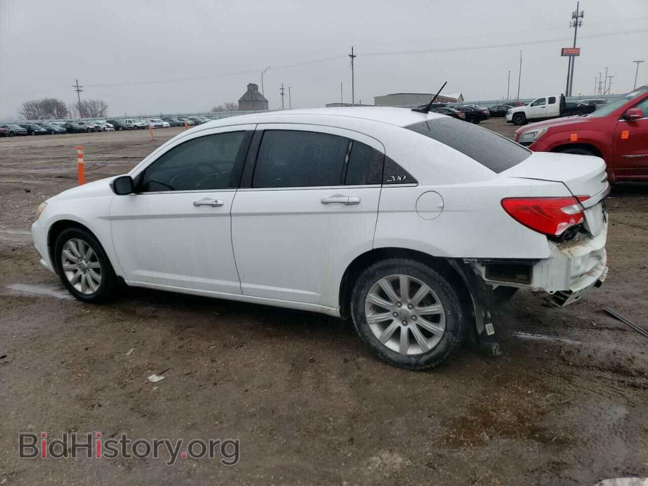 2013 CHRYSLER 200 - VIN: 1C3CCBCG4DN524810 - Фото 2