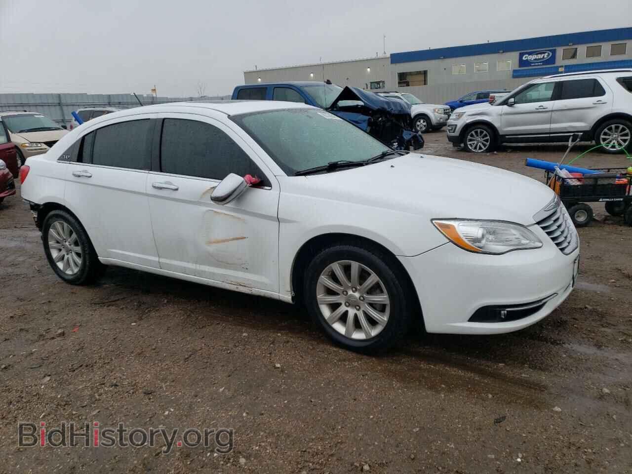 2013 CHRYSLER 200 - VIN: 1C3CCBCG4DN524810 - Фото 4