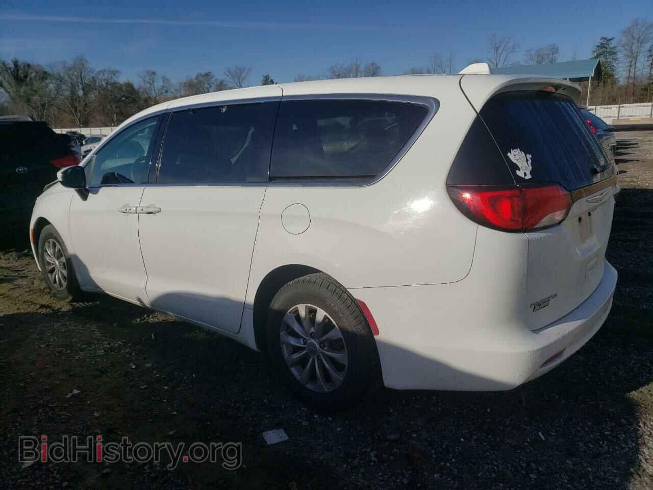 2017 CHRYSLER PACIFICA - VIN: 2C4RC1DGXHR667557 - Photo 2
