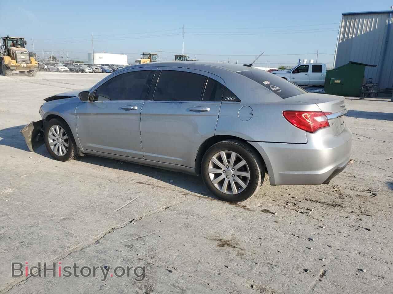 2013 CHRYSLER 200 - VIN: 1C3CCBBG9DN678141 - Фото 2