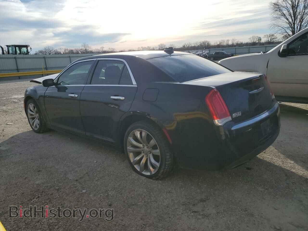 2018 CHRYSLER 300 - VIN: 2C3CCAEG4JH145978 - Фото 2
