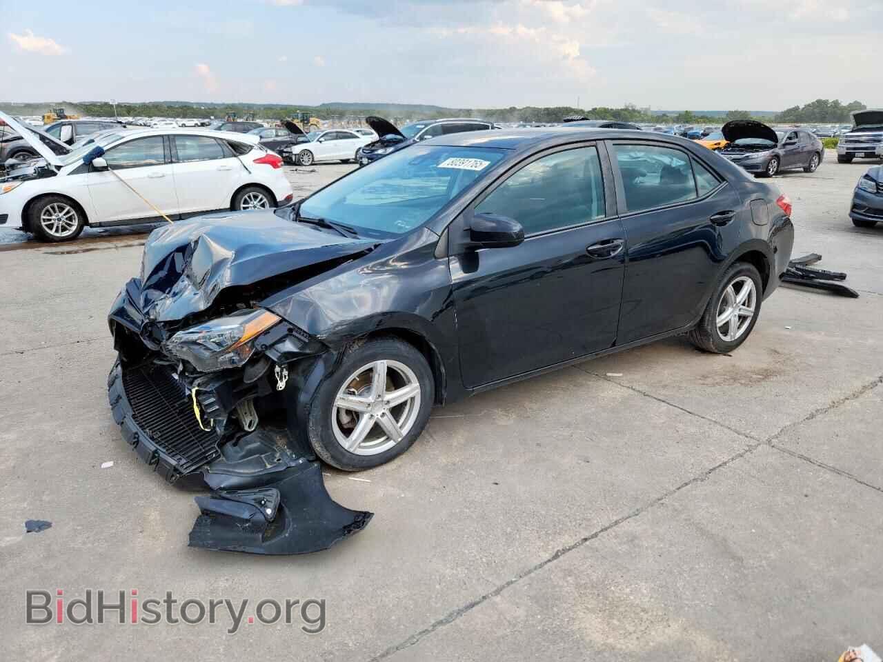 Photo 5YFBURHE3JP770671 - TOYOTA COROLLA 2018