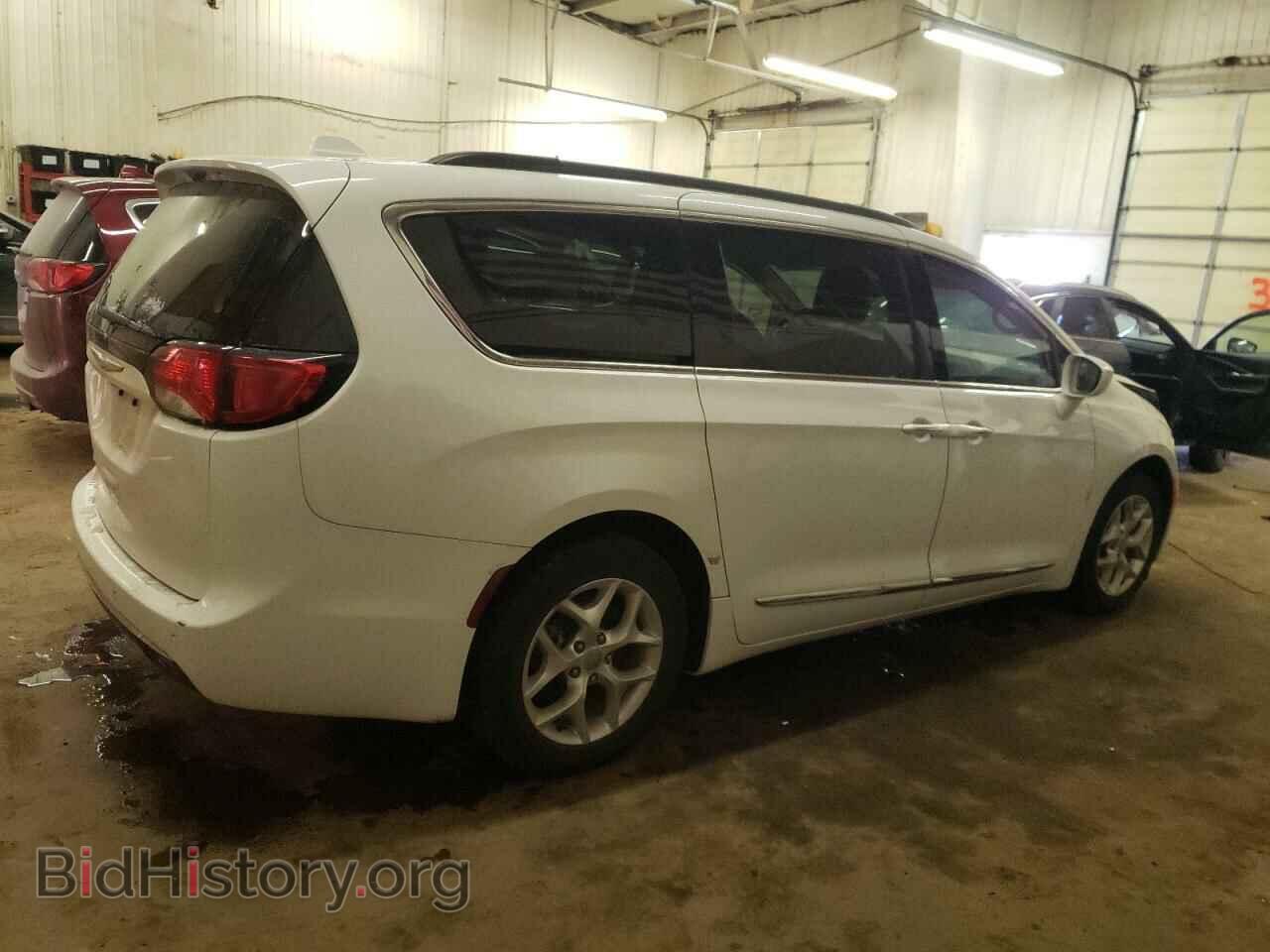 2017 CHRYSLER PACIFICA - VIN: 2C4RC1BG8HR784931 - Фото 3