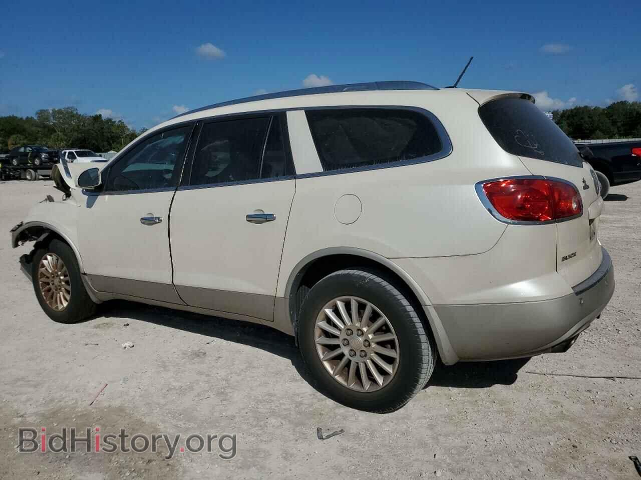 2011 BUICK ENCLAVE - VIN: 5GAKRBED1BJ145536 - Фото 2