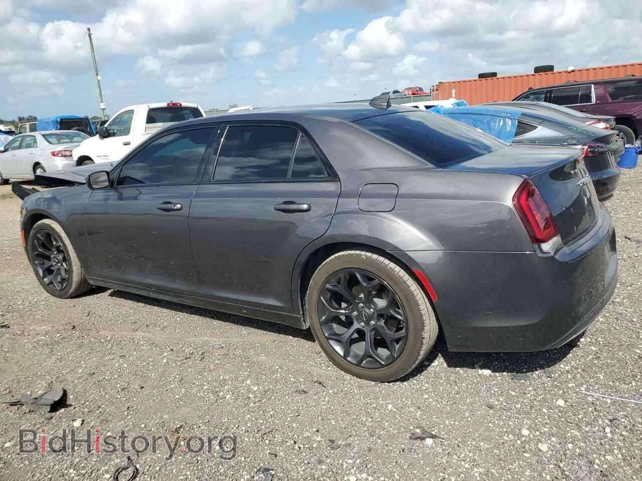 2019 CHRYSLER 300 - VIN: 2C3CCABG8KH570321 - Фото 2