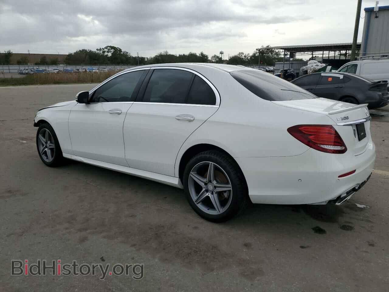 2017 MERCEDES-BENZ E-CLASS - VIN: WDDZF4JB0HA032732 - Фото 2