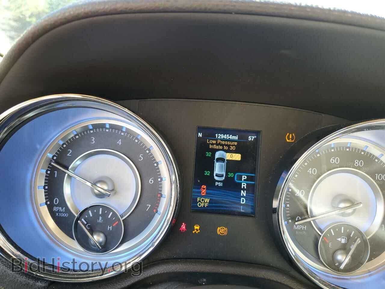 2014 CHRYSLER 300 - VIN: 2C3CCAEG3EH232745 - Фото 9