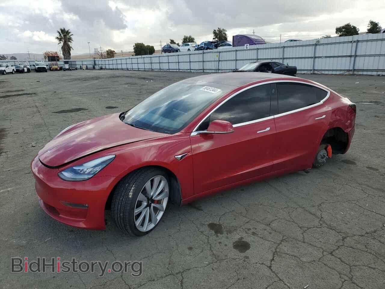 Фотография 5YJ3E1EB1JF063240 - TESLA MODEL 3 2018