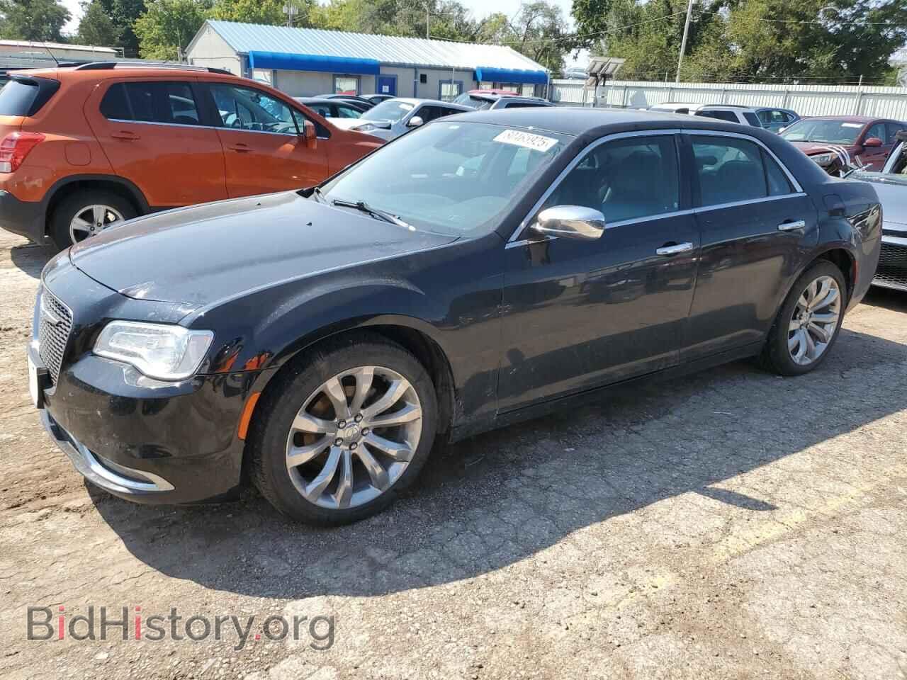 Фотография 2C3CCAEG9KH528106 - CHRYSLER 300 2019