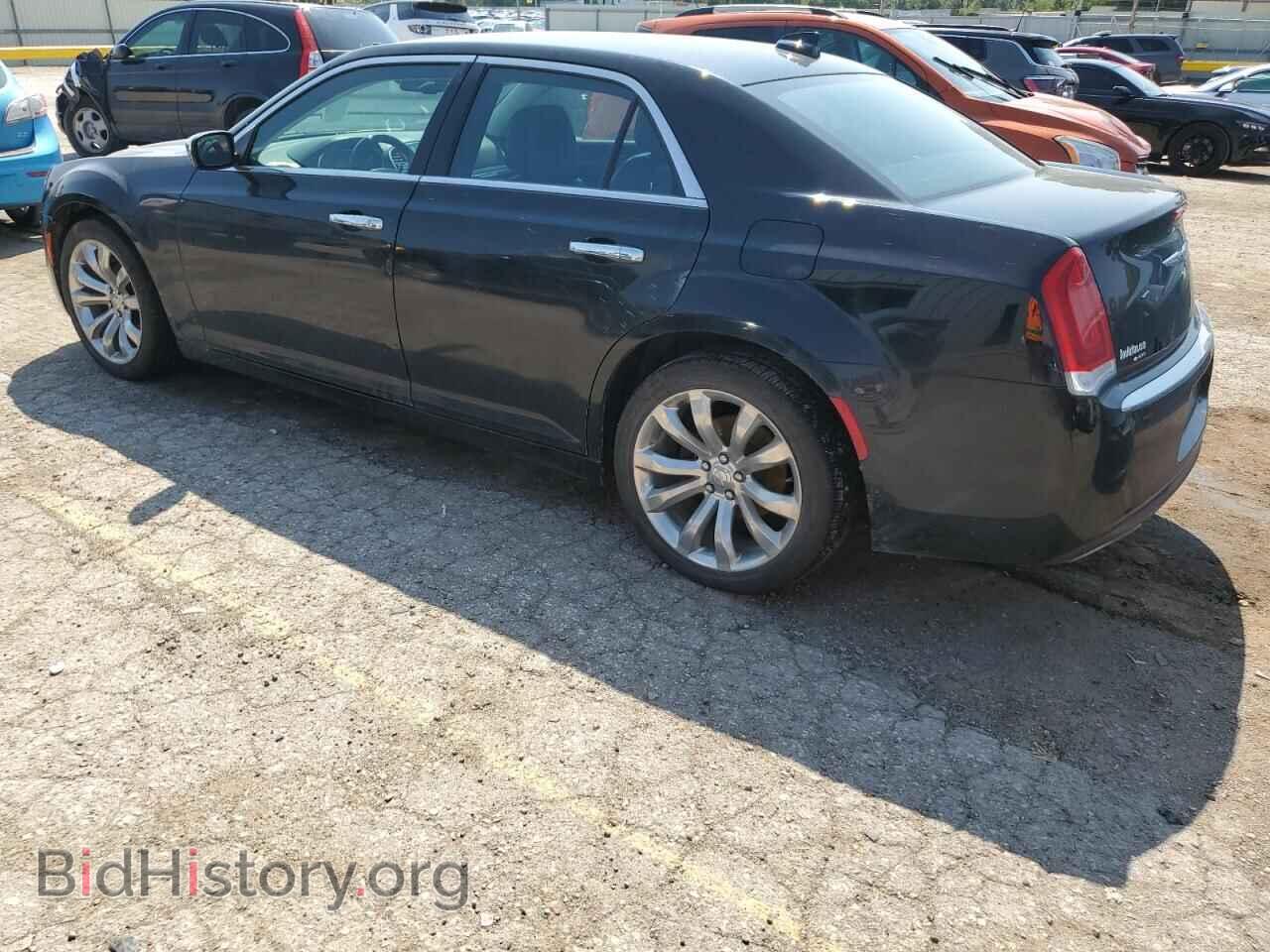 2019 CHRYSLER 300 - VIN: 2C3CCAEG9KH528106 - Фото 2