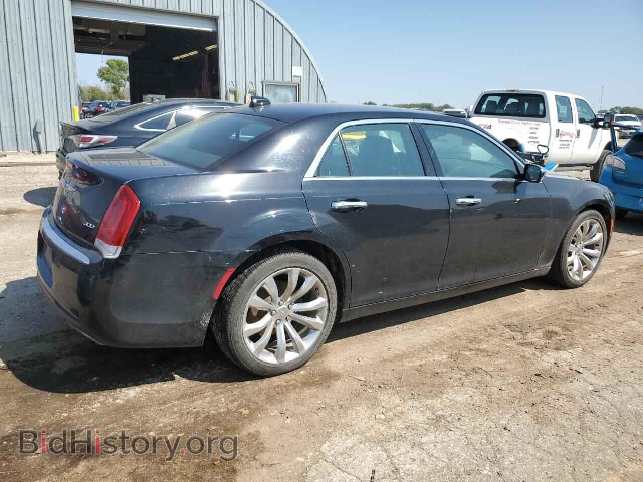 2019 CHRYSLER 300 - VIN: 2C3CCAEG9KH528106 - Фото 3